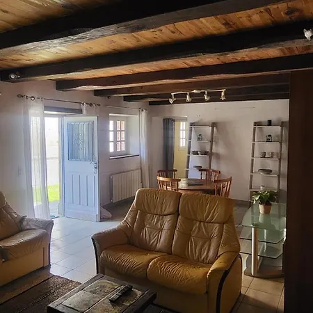 بيت ضيافة Maison Des 4 Vallees 4*