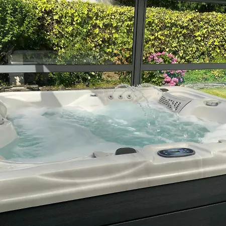 Maison Des 4 Vallees 招待所 *